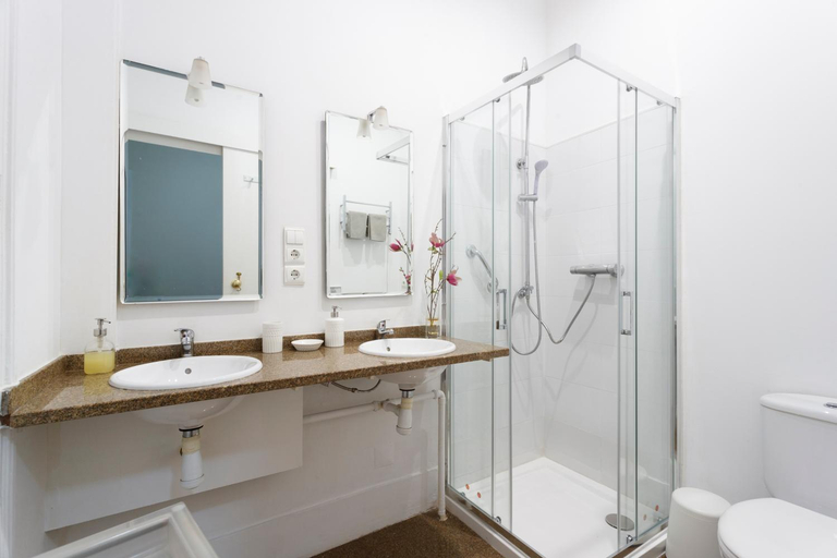 Bathroom 2, Lisbon Liberdade Central Apartments, Lisbon
