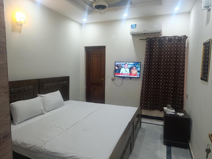 Bedroom 2, Family Rooms in Johar Town, Lahore
