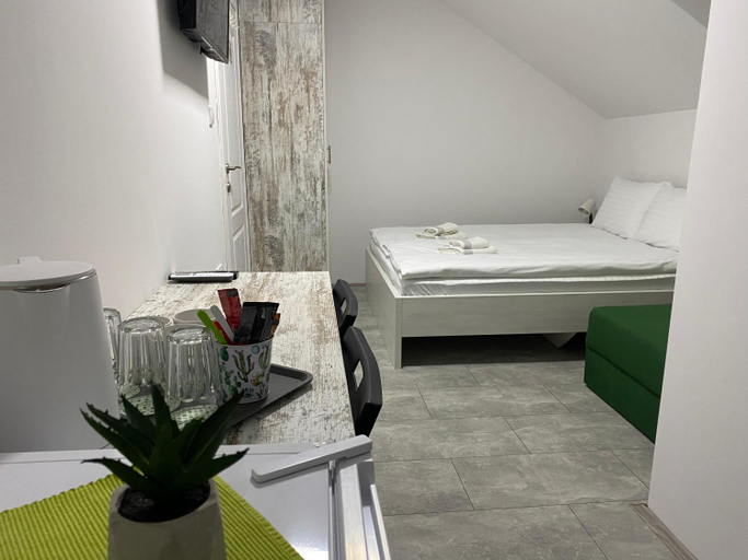 Bedroom 1, OMIS Rooms, Pančevo