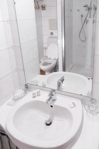 Bathroom 3, Ognissanti Dream Suites, Florence