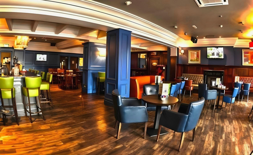 Food & Drinks 3, Queens Hotel