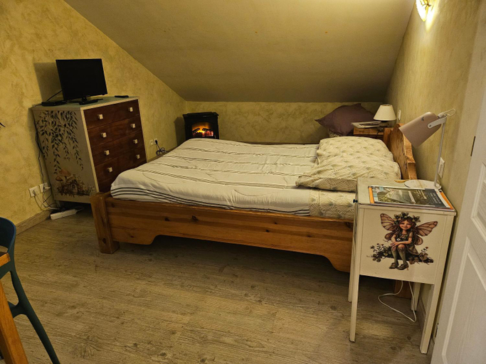 Bedroom 2, Les lutins, Jura