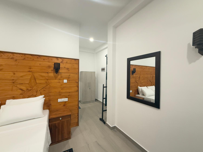 Bedroom 1, Shine Wave Turtle Beach, Tangalle