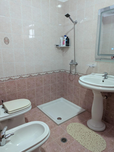 Bathroom 3, Inn Cloud Gjirokaster, Gjirokastrës