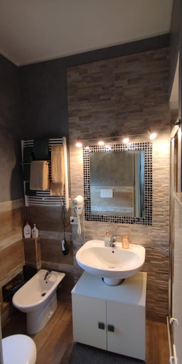 Bathroom 3, Max B&B Fiera, Bari