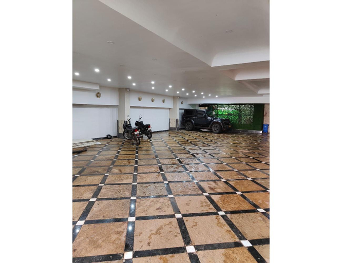 Parking lot, The Royall Hotel & Royall Banquet, Bidar