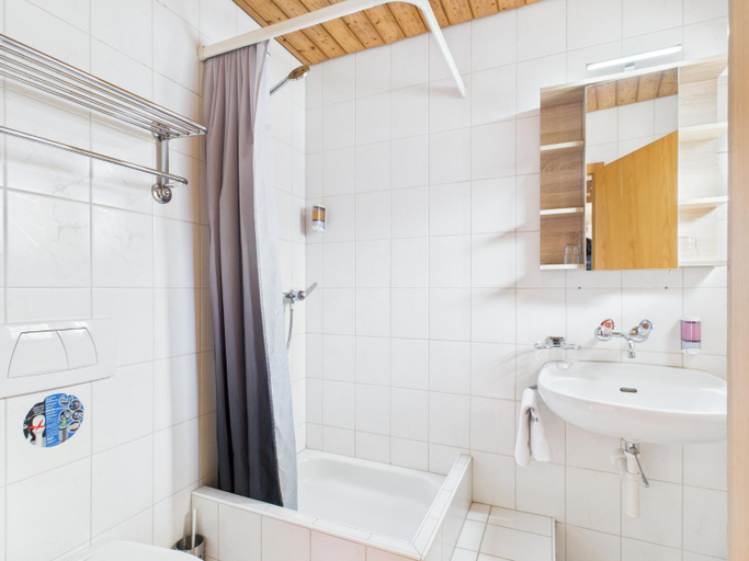 Bathroom 3, Hotel Wildbach Brienz, Interlaken