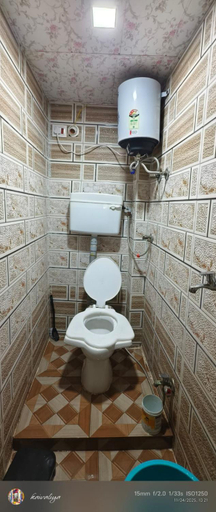 Bathroom 3, Kaivaliya Guest House 102, Ujjain