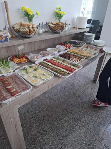 Food & Drinks 4, Pensiunea Paradiso, Murighiol