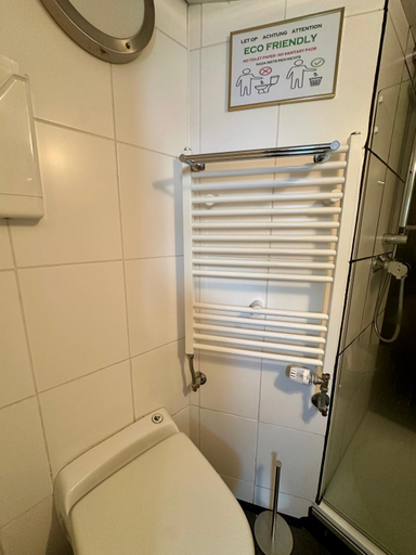 Bathroom 3, B&B Unitas Rotterdam, Rotterdam