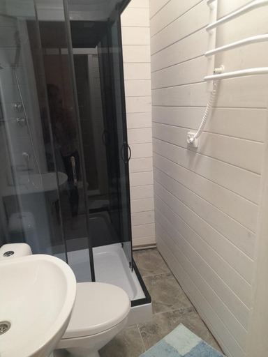 Bathroom, Pidkova, Verkhovyns'kyi