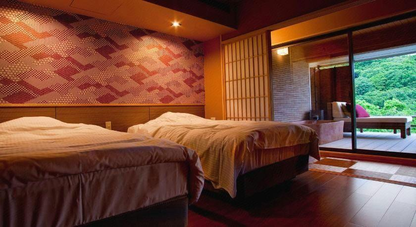 Bedroom 2, Hanashinsui, Toba