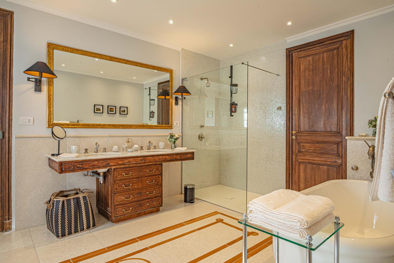 Bathroom 4, Gites de la Villa Pergola, Var