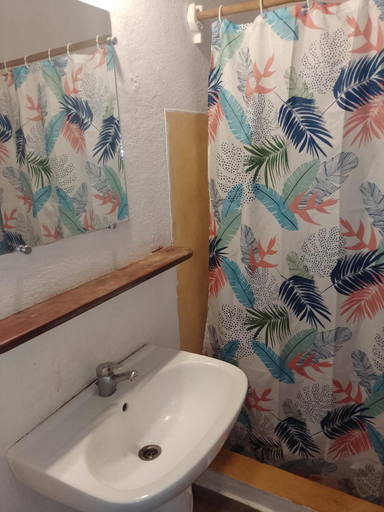 Bathroom 3, Colibri Lodge, Diana