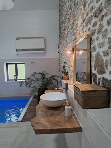 Bathroom 4, Les Hauts de Bagadou, Lot