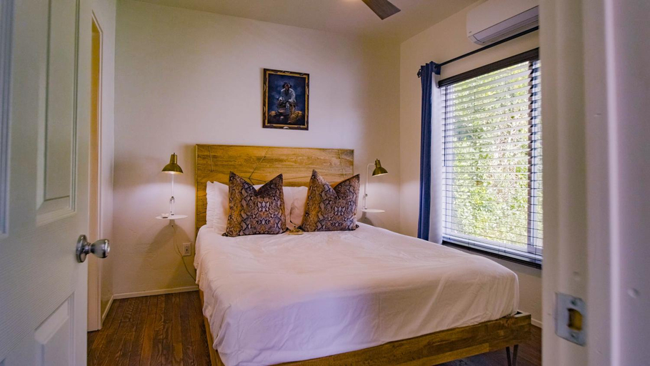 Bedroom 3, Saint Boniface Hotel, Riverside