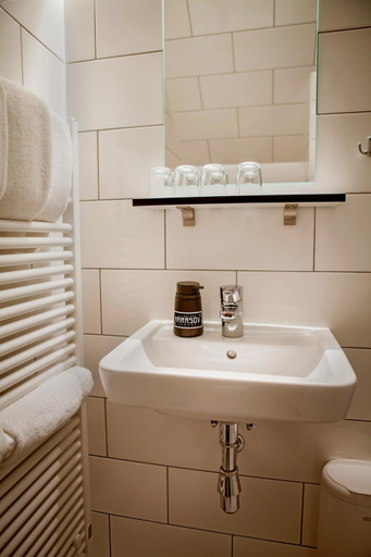 Bathroom 3, penzion a kemp Harasov, Mělník