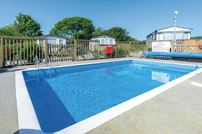 Sport & Beauty 4, The Studio - 1 Bedroom Cabin - Amroth, Pembrokeshire