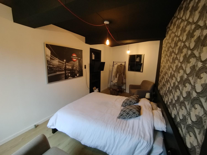 Bedroom 1, Barotel - Bed & Dinner, Namur