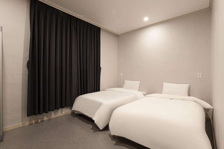 Bedroom 2, Gapyeong Hotel, Gapyeong