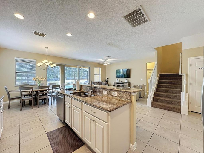 Others 5, Veranda Home, 8br, 6 en-suites, Lake View,POOL SPA villa, Osceola