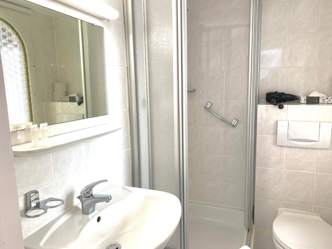 Bathroom 3, Apartmenthaus am Tegernsee - Studios mit Kuchenzeile und mit Bus erreichbar, Miesbach