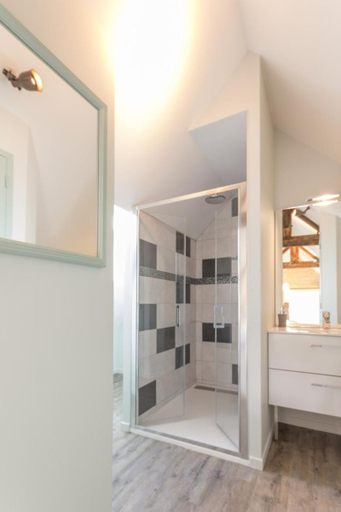 Bathroom 3, Le Relais des Flaneurs, Calvados