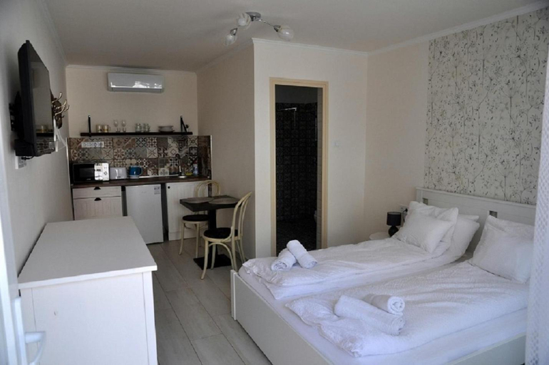 Bedroom 2, River Apartment, Makó