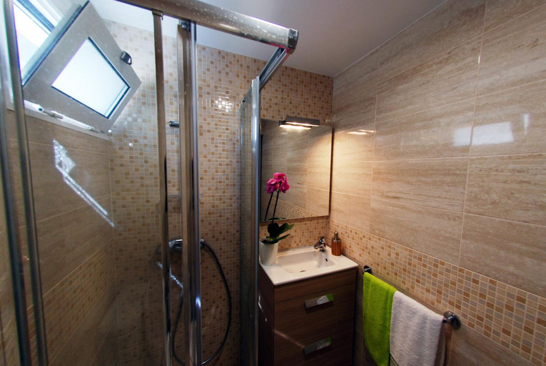 Bathroom 3, Estrela do Mar - Alojamento Local, Calheta