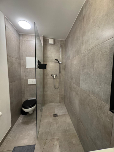 Bathroom 2, Apartments KR, Köln