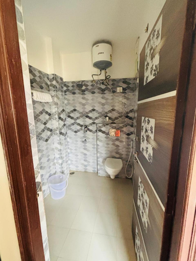 Bathroom 3, Krishnabalram wellness & Ayurveda centre, Garhwal