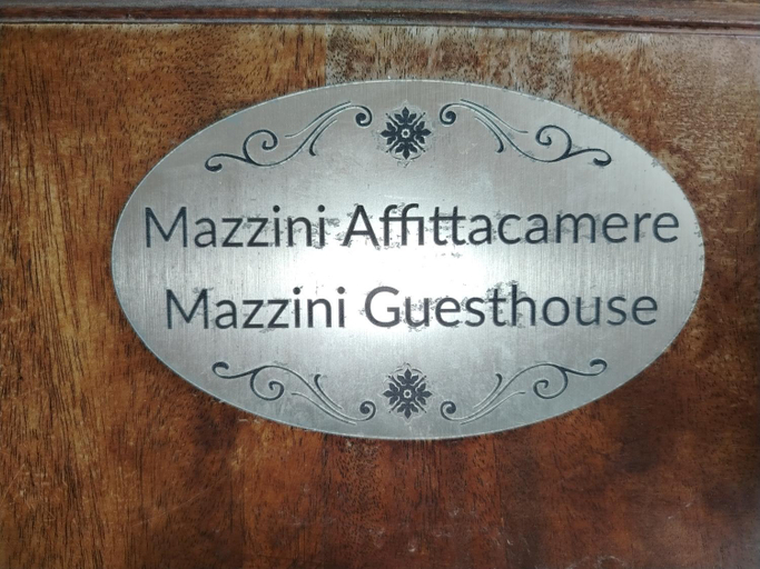 Others 4, Mazzini Affittacamere, Lucca