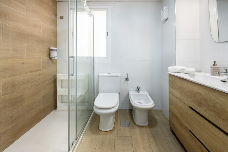 Bathroom 3, WonderStays Apartamentos Vela, Málaga