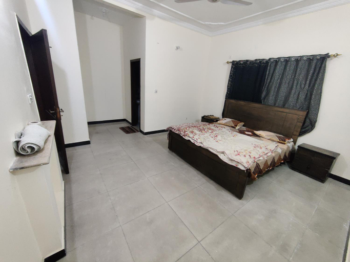 4, Evergreen Lodge - Unmarried couples not allowed, Islamabad