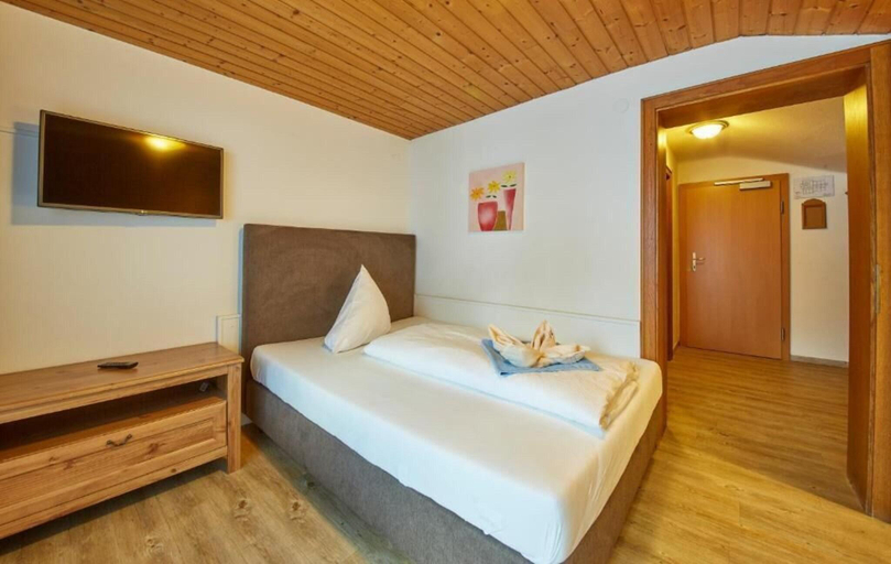 Bedroom 4, Hotel Gamshag, Zell am See