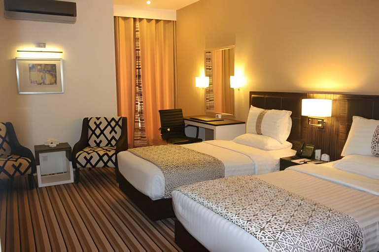 Bedroom 5, West Inn, Faisalabad