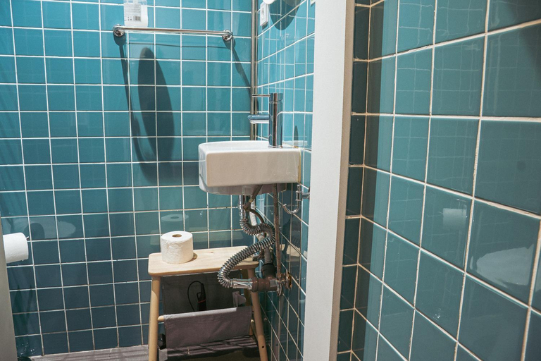 Bathroom 4, Impar Studios, Porto