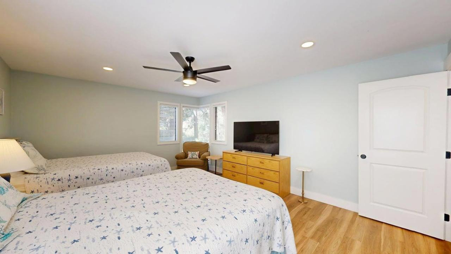 Bedroom 2, 7809 Centre Court, Beaufort