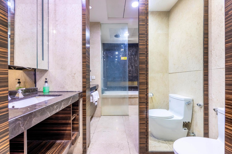 Bathroom 4, Si Lin Apartment GZ Poly World Trade Centre Expo, Guangzhou
