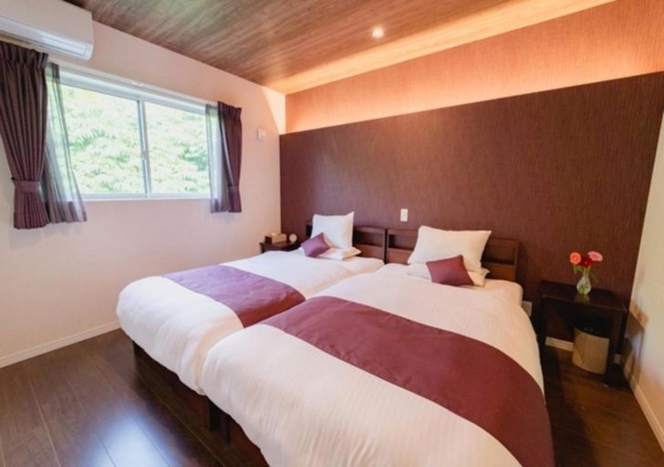 Bedroom 2, BEVERLY HILLS VILLA Miyakojima Resort, Miyakojima