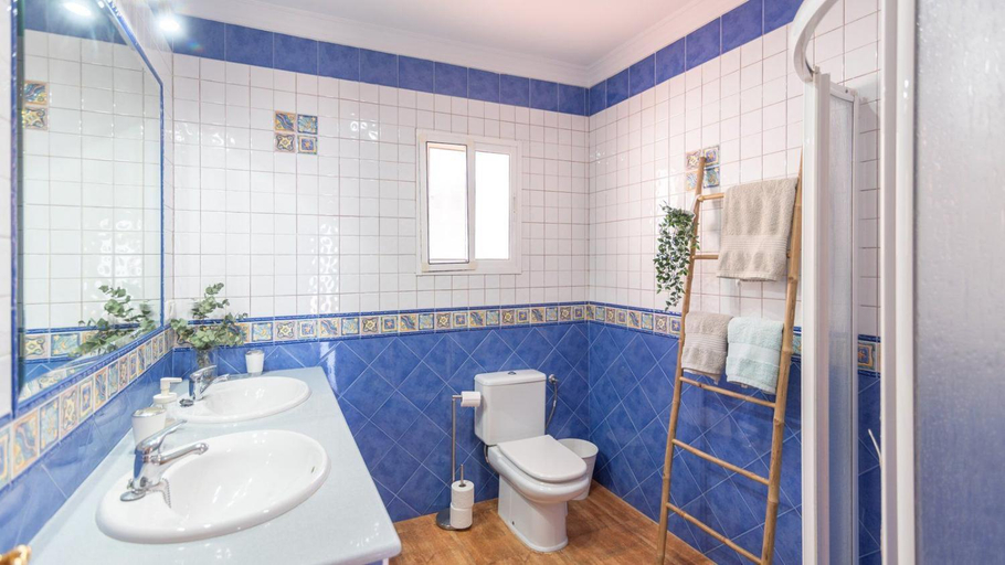 Bathroom, Villa Vista Velez-Malaga by Ruralidays, Málaga