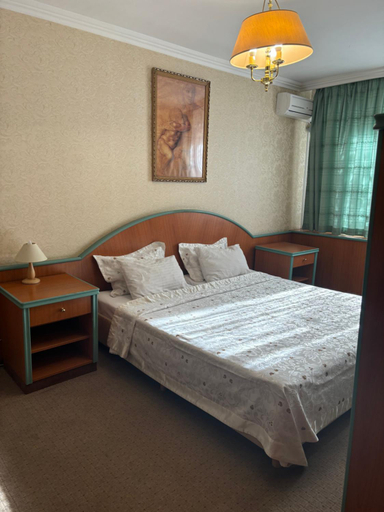 Bedroom 2, Візит, Bilotserkivs'ka