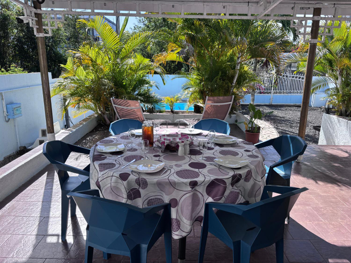 Food & Drinks 4, VILLA GERARD STAAR by SOV