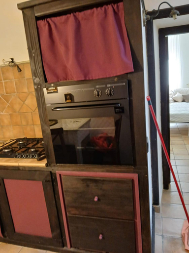 Others 4, Casa nel vicoletto, L'Aquila