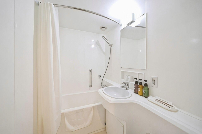 Bathroom, Hotel Kanazawa Kenrokusou, Kanazawa