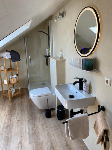 Bathroom 2, Hof Grafeneiche, Hildesheim