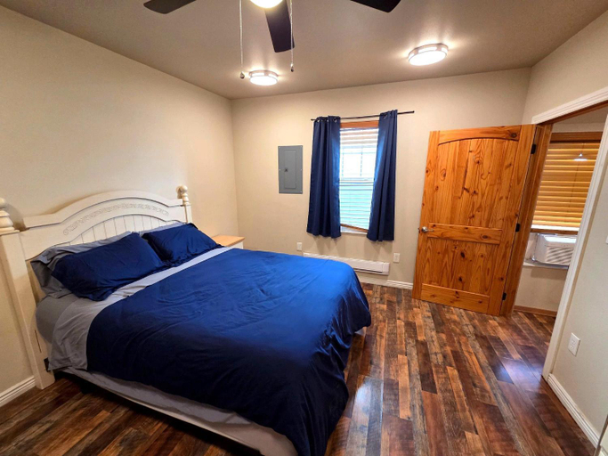 Bedroom 2, Downtown Cheyenne, Laramie