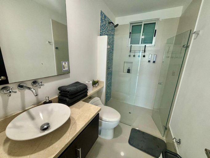 Bathroom 2, Playa Cartagena Apartments, Cartagena de Indias