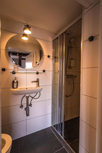 Bathroom 4, De Kaepstander, Middelburg
