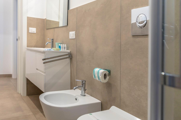 Bathroom 2, Salaqua Bed and Breakfast, Lecce